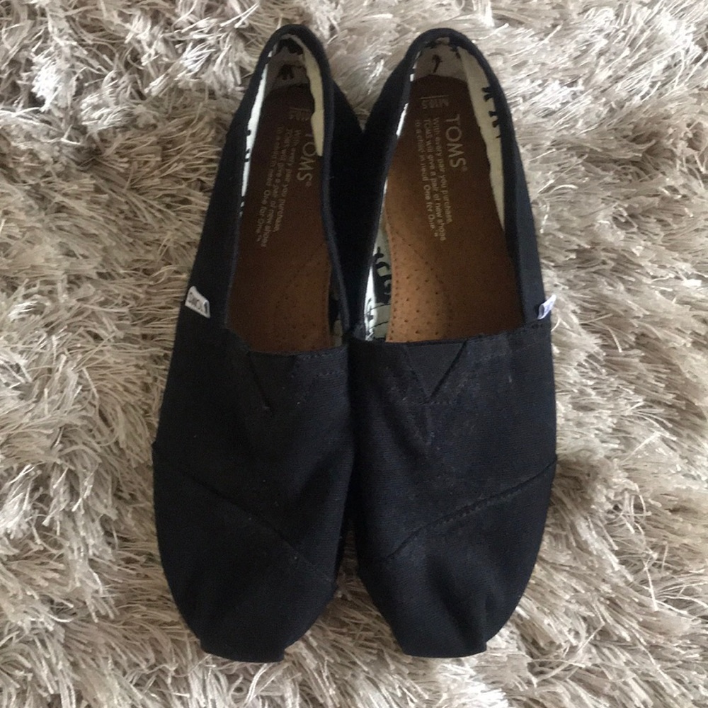 Toms Black classic Slip on